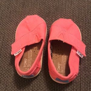 Toms Size 4 Shoes